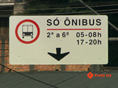 Foto de Placa com horário de ônibus em São Paulo, SP - Frota 162